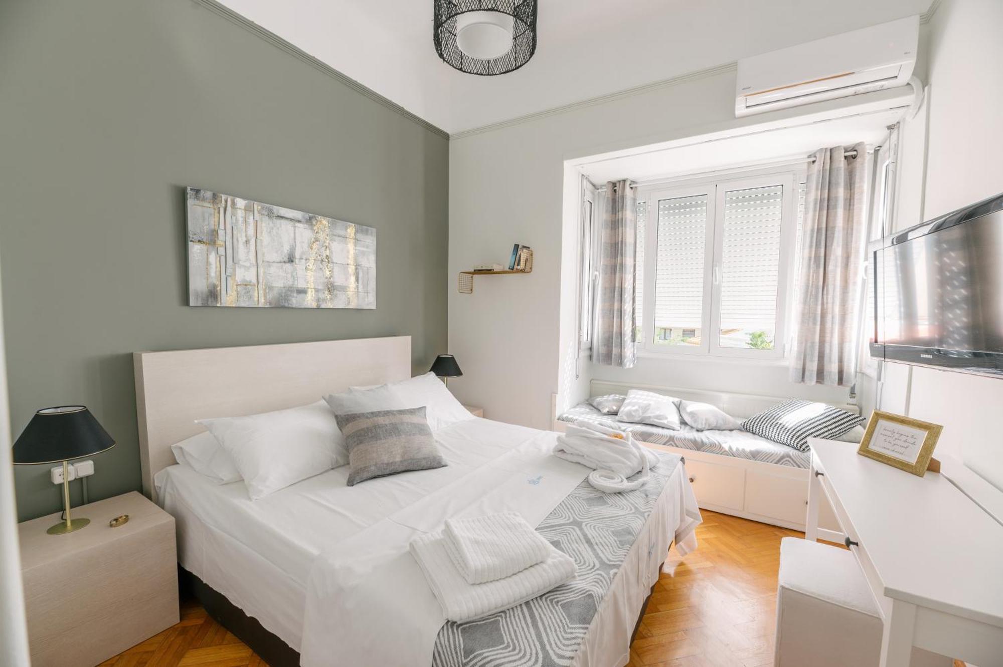 Ourania By Heloni Apartments Афины Экстерьер фото