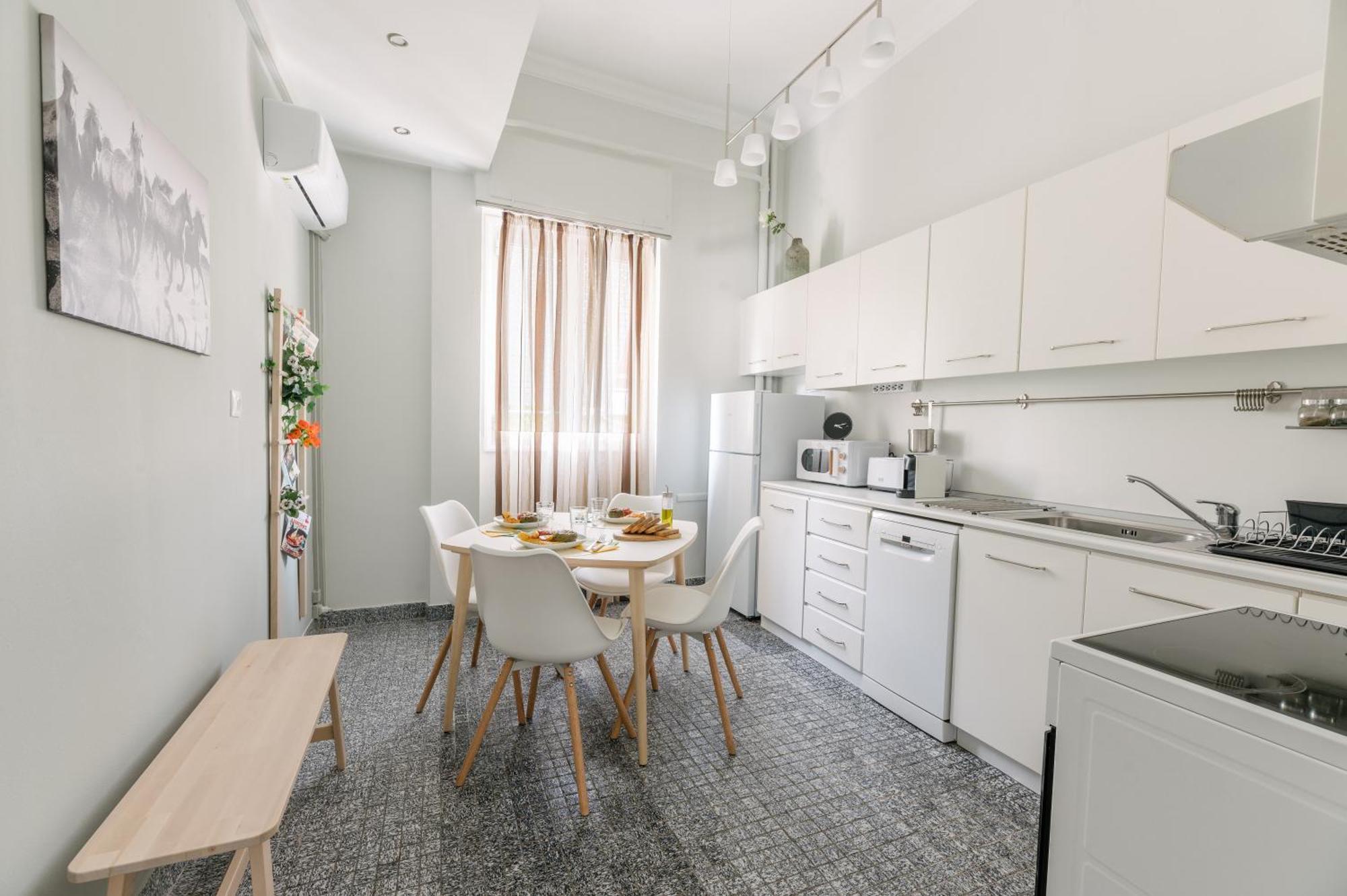 Ourania By Heloni Apartments Афины Экстерьер фото